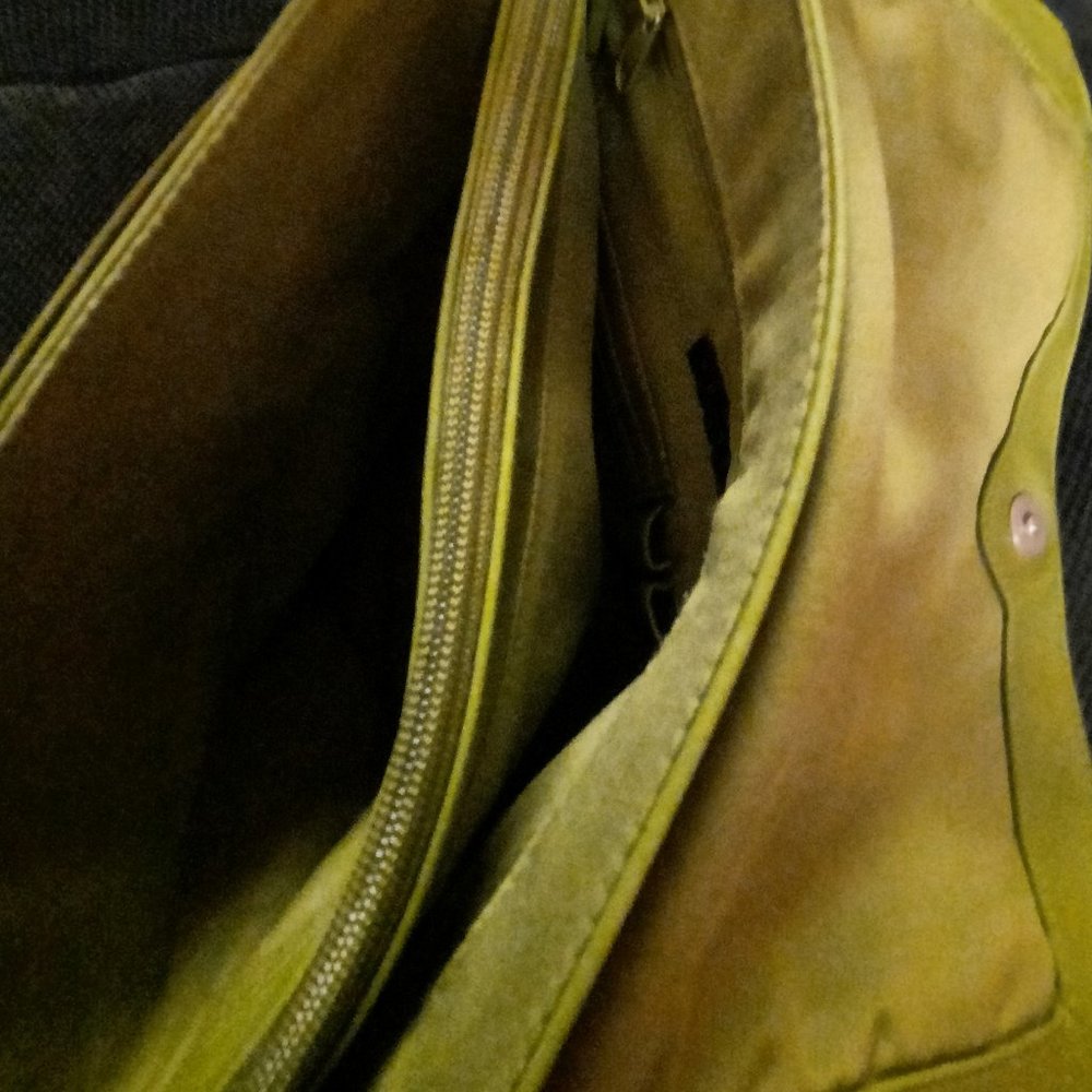 ***PRICE DROP*** Apostrophe Green Purse. Medium Length Shoulder Strap. - Picture 3 of 4